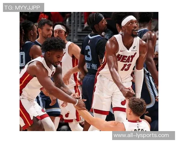 热火首节狂轰53分却遭黄蜂次节逆袭半场仅领先3分