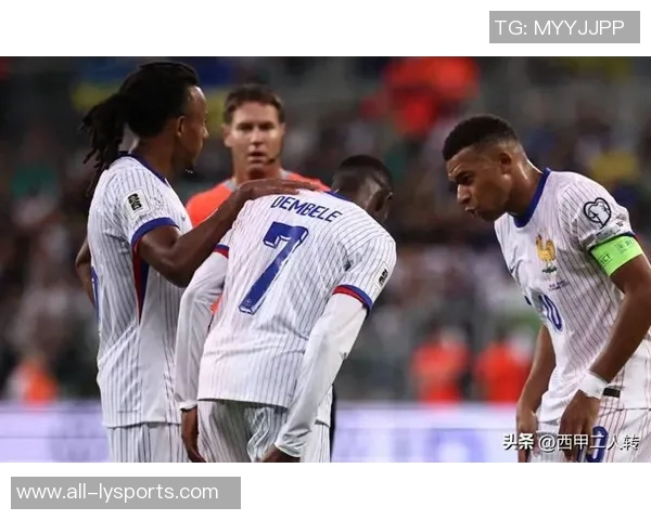 法国队医质疑巴黎队医双标行为登贝莱与杜埃处理不公引发争议