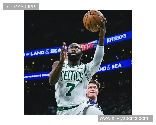 阿德尔曼称赞杰伦布朗天生领袖魅力令人印象深刻